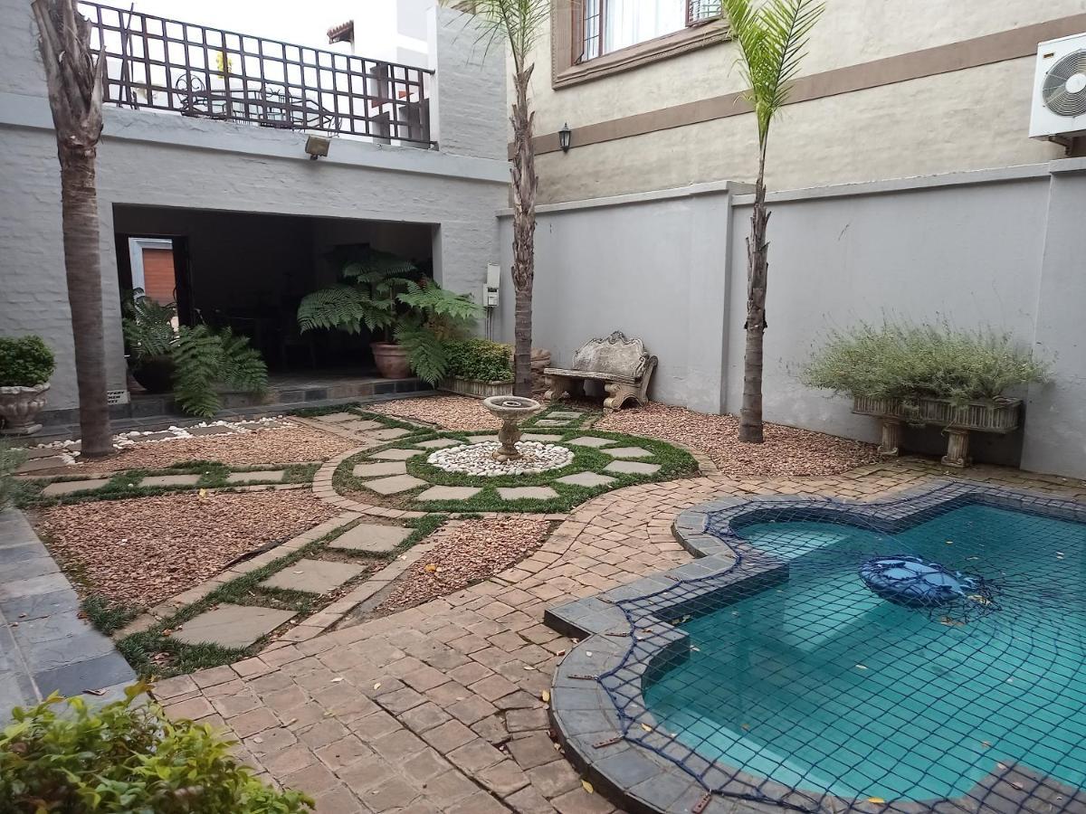 Troas Boutique Hotel Vanderbijlpark Exterior photo